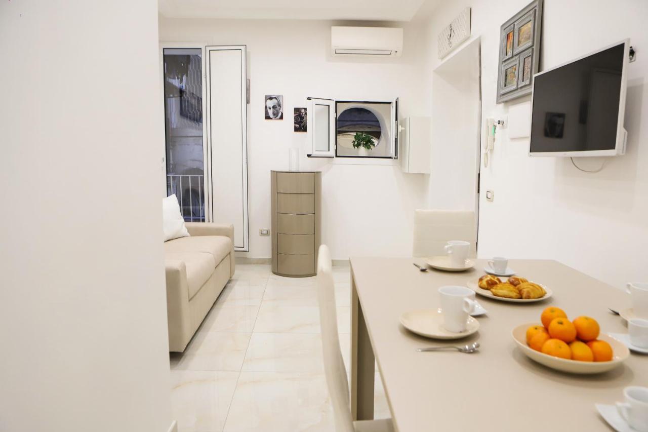 Cozy Apartment In Piazza Cavour By Wonderful Italy Naples Exterior photo